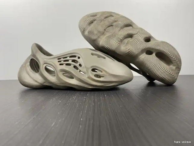 hype Adidas GX4472 Sage Foam RNNR Yeezy Stone 0601